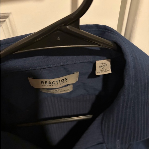 Kenneth Cole Reaction Men’s Navy Blue Button Down Dress Shirt - Picture 3 of 4